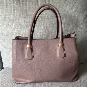 Elegant Leather Handbag